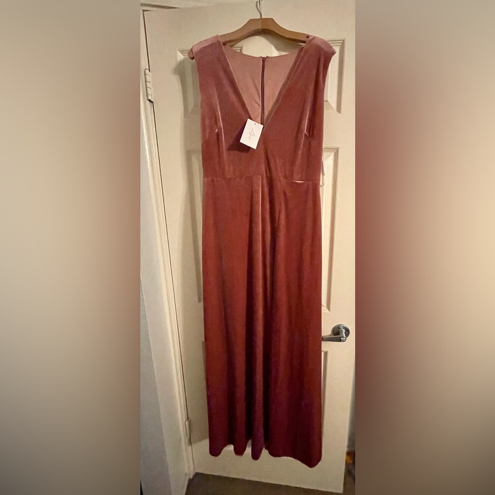 Wedding guest/Cocktail dress for any fall event! Fabric’s a soft stretch velvet.